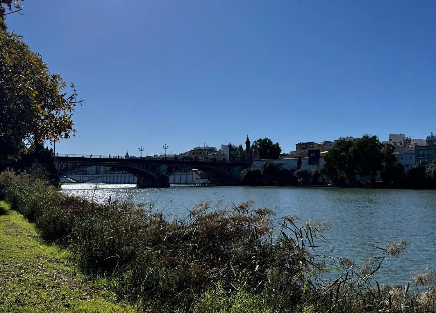 Luca Oliva Homes Riverside Studio Seville 0*,  Spain