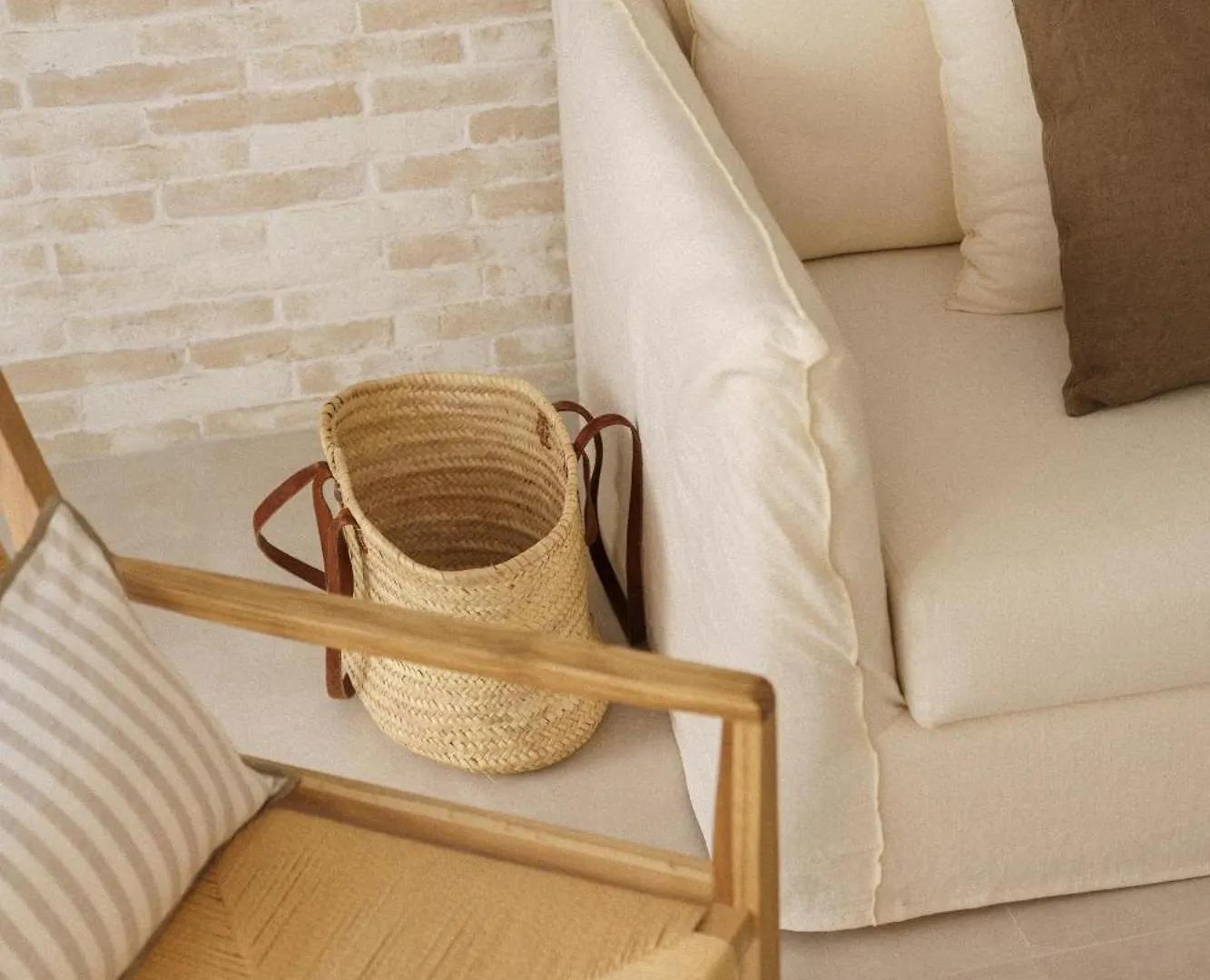 Luca Oliva Homes Riverside Studio Seville Apartment