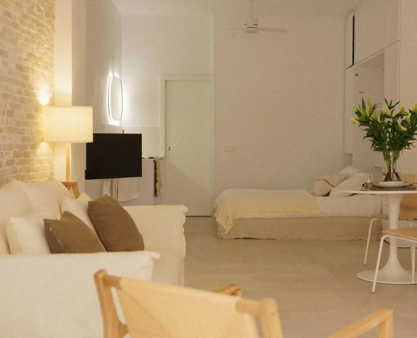 Luca Oliva Homes Riverside Studio Seville Apartment